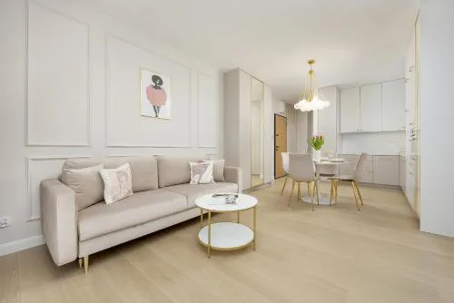 Stylish Apartment with Balcony 7th Floor by Noclegi Renters