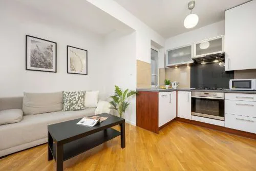 Stylowy Apartament dla 6 Osób z Parkingiem by Noclegi Renters