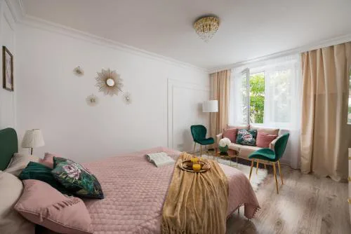 Sublime Studio Hoża 58 in upscale central neighbourhood, discover Warsaw on foot