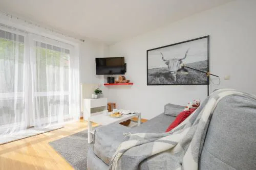 Sunny Apartment in the Heart of Warsaw by Noclegi Renters