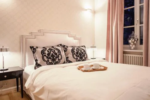Świętojańska Old Town Deluxe Apartament by BookingHost