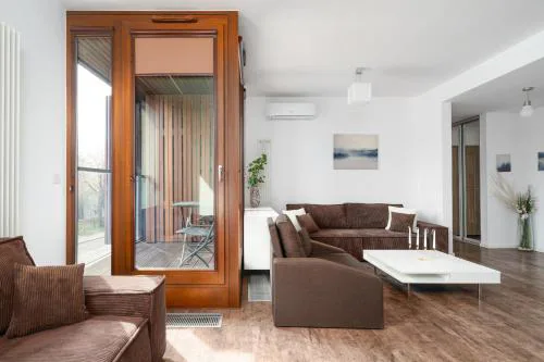 Urban Chic - Great Location - One Bedroom Apartment - Kolejowa
