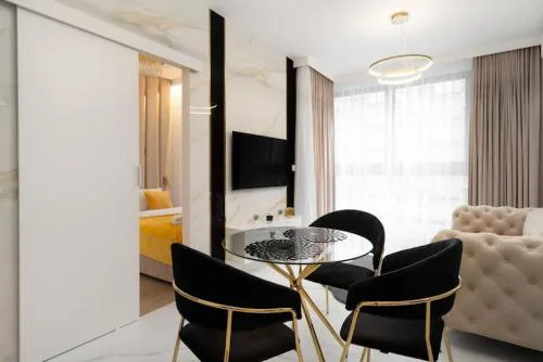 Urban Chic - Grzybowska 37 - Luxury Warsaw Stays