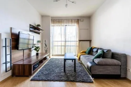 Urban Chic - One Bedroom Apartment - Luxury Warsaw Stays- Platinum Towers&606