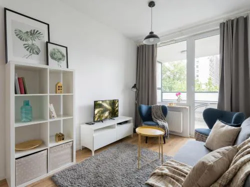 Urban Chic - Pereca Residence Cozy & Stylish Apartment in Central Warsaw