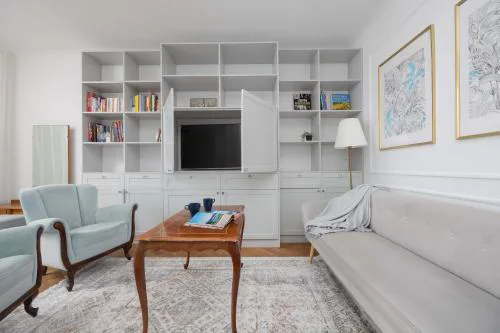 Warsaw Central Apartment by Noclegi Renters