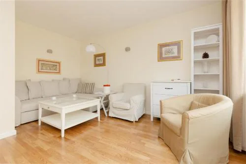 Warsaw City Center Żurawia by Noclegi Renters
