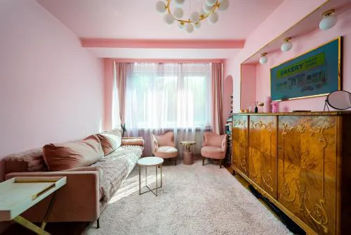 Warsaw Downtown Colourful Apartment by BookingHost