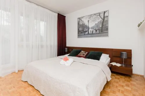Warsaw Magellana Apartment by Noclegi Renters