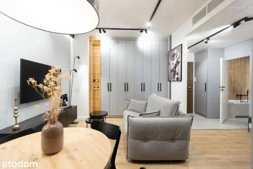 Warsaw Wola Premium Apartment by Evibell