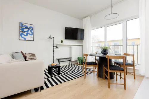 Warszawa Bright 2-bedroom Apartment by Noclegi Renters