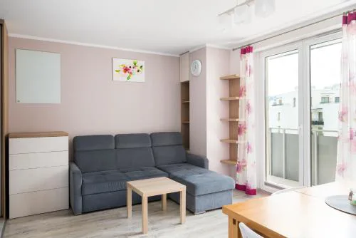 Wawrzyszewska 2-Bedroom Apartment by BookingHost
