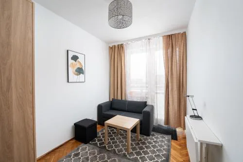 Wierzbno Standard Apartment by BookingHost