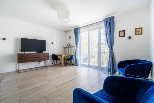 Wiktorska Blue Studio by BookingHost