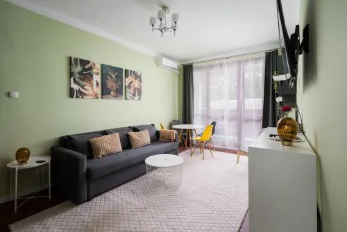Wola Anielewicza Homely Apartment by BookingHost
