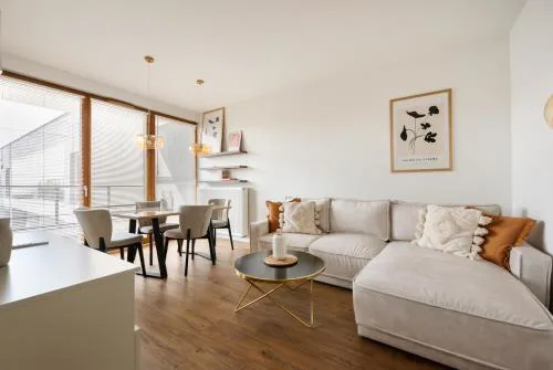 Wola Kasprzaka Luxury Apartment by BookingHost