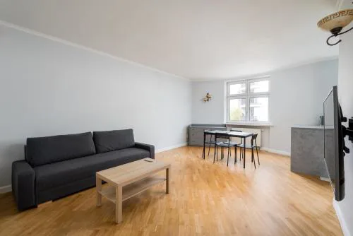Ząbkowska 2-Bedroom Apartment by BookingHost