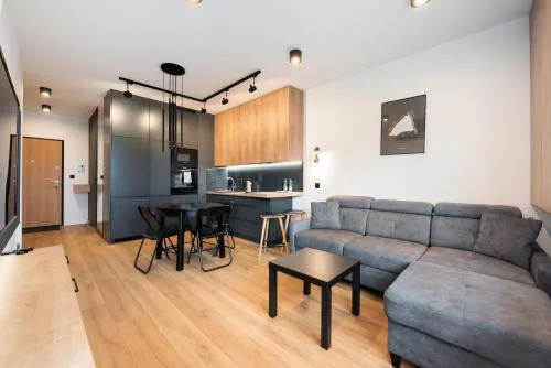 Żoliborz Obsidian Apartment by BookingHost