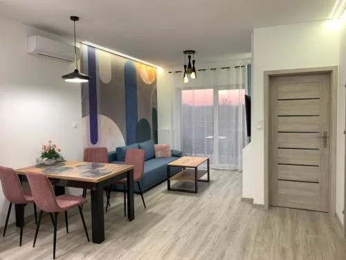 LUX-COMFORT APARTAMENT Klimatyzacja, KOMINEK, Garaż wewn, Balkon od strony ogrodu, Idealna lokalizacja wypadowa, obok sklepy, blisko Galerii Gemini