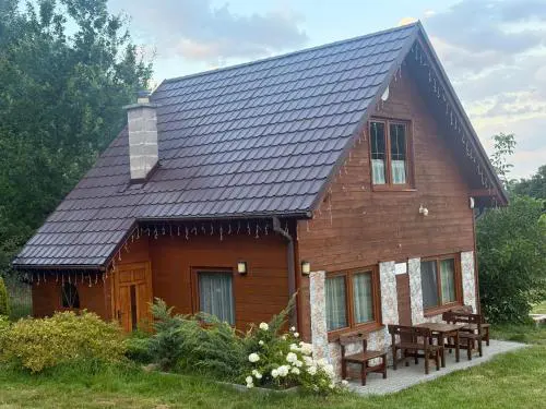 Chatka na Skraju Lasu