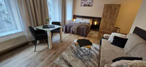ApartHouse City Center - Apartments & Rooms - 5 min Rynek & PKP - Self check-in 24h
