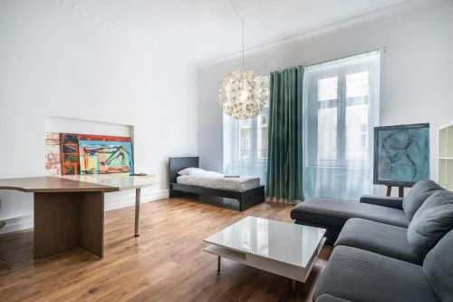 Plac Wolności Comfort Apartment by BookingHost