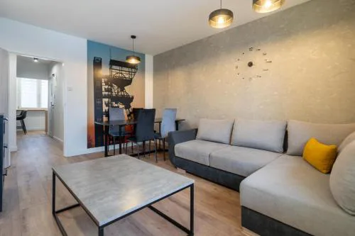 Spodek Homely Apartment by BookingHost
