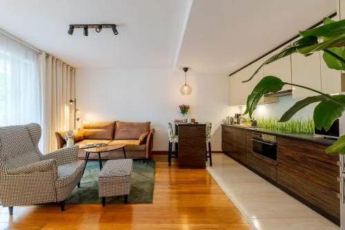 BATOREGO FLATS No 13 Pszczyna - Walk to Castle - Apartment with Parking, Balcony, Elevator, Fast WiFi