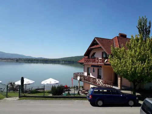 O.W. LAZUR nad jeziorem