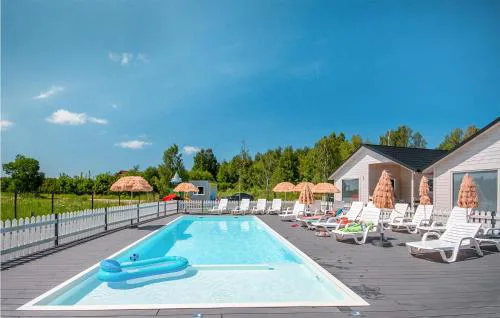 Beautiful Home In Bobolin
