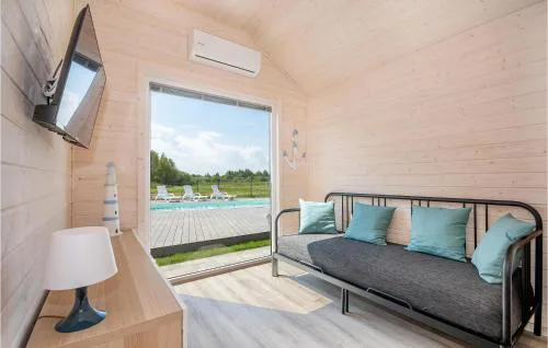 Awesome Home In Bobolin