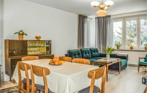 Cozy Apartment In Darlowo With Wifi