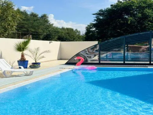 Comfortable, convenient apartment, pool included