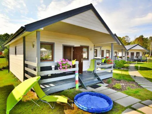 Holiday homes with air conditioning, pool, jacuzzi