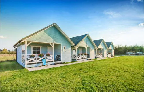 2 Bedroom Beach Front Home In Jaroslawiec