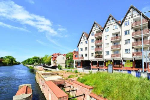 Comfortable, 2-level apartment by the river