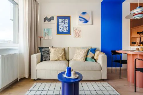 Blue Marine Apartment by BookingHost