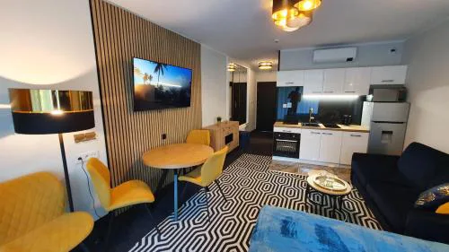 Gold Horizon Apartament Solny Resort z Klimatyzacją i Garażem