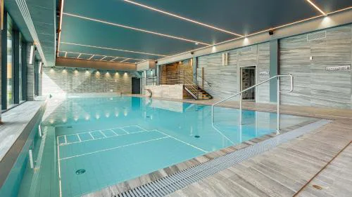 Green Apartment POOL SAUNA FITNESS PARKING FREE