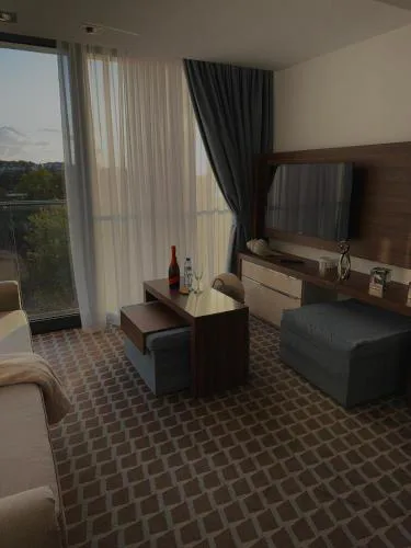 Golden Hour Marine Suite - romantyczny apartament z widokiem na zachód słońca