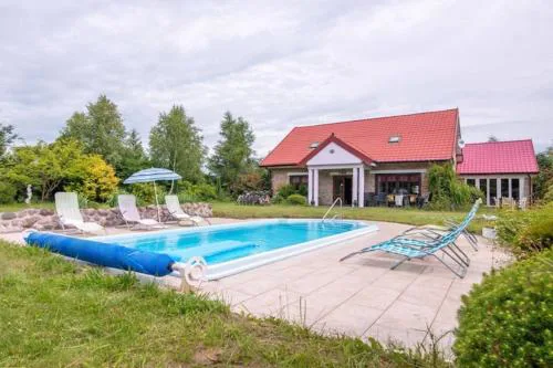 Atmospheric holiday home with a swimming pool