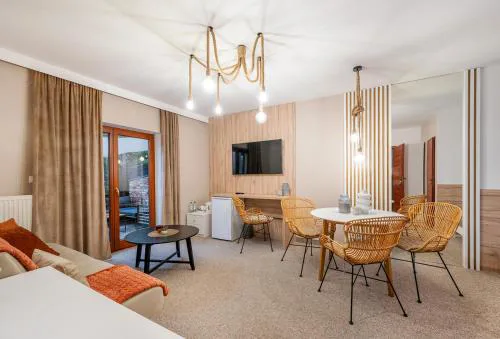 Akacjowa Zatoka - Pokoje i Apartamenty
