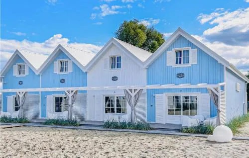 Beautiful Home In Mielno With Wifi