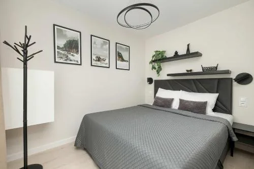 Seaside Apartment with Parking, Air Conditioning and Elevator Close to the Beach by Noclegi Renters