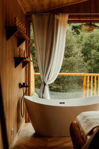 Nowoczesne Domki na Drzewie - Jacuzzi - Kołobrzeg - Sauna - PolanaGlamp