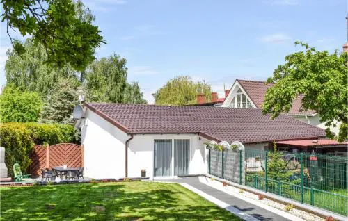 2 Bedroom Beautiful Home In Nowe Warpno