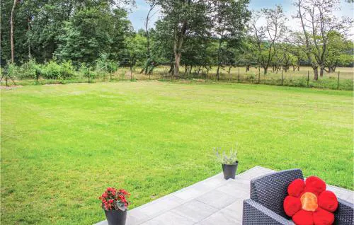 2 Bedroom Awesome Home In Nowe Warpno