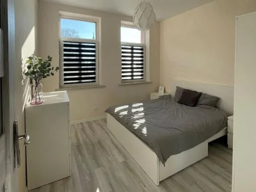 Apartament w Nowym Warpnie z widokiem na wodę.