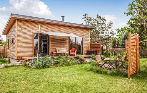 Beautiful Home In Nowe Warpno With Wifi