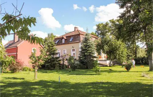 Cozy Home In Nowe Warpno With Ethernet Internet